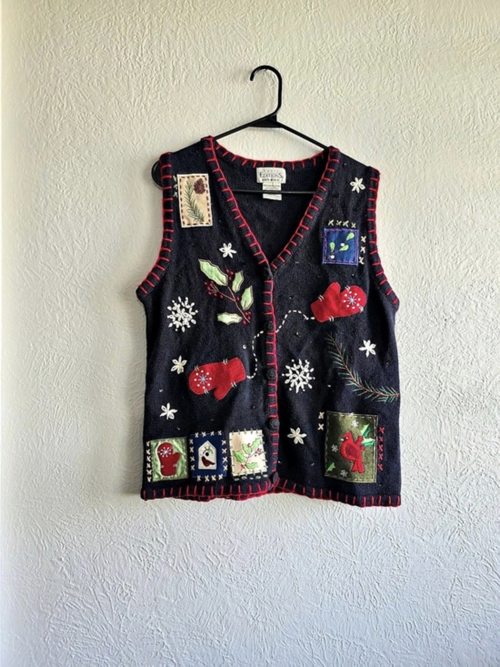 Cozy Vintage Basic Editions Holiday Embroidered Sweater Vest Size Medium